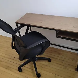 Free Parking, Beautiful 4 1/2- 2 Bedroom Apartment