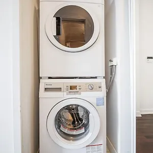  Apartment Downtown Gem Canada